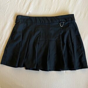 Black Pleated Women's Skirt